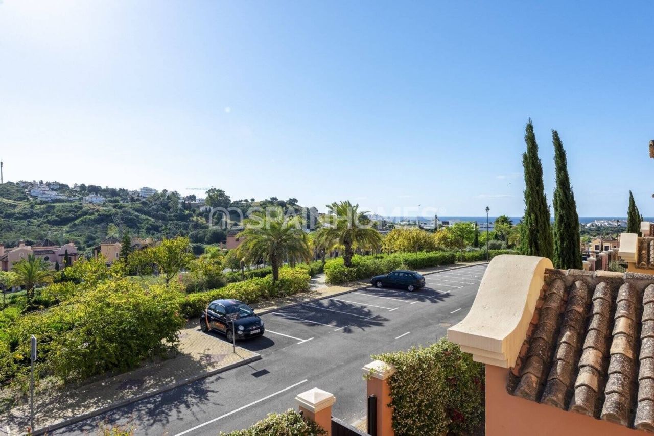 Villa in Estepona, Spain, 171 m² - picture 1