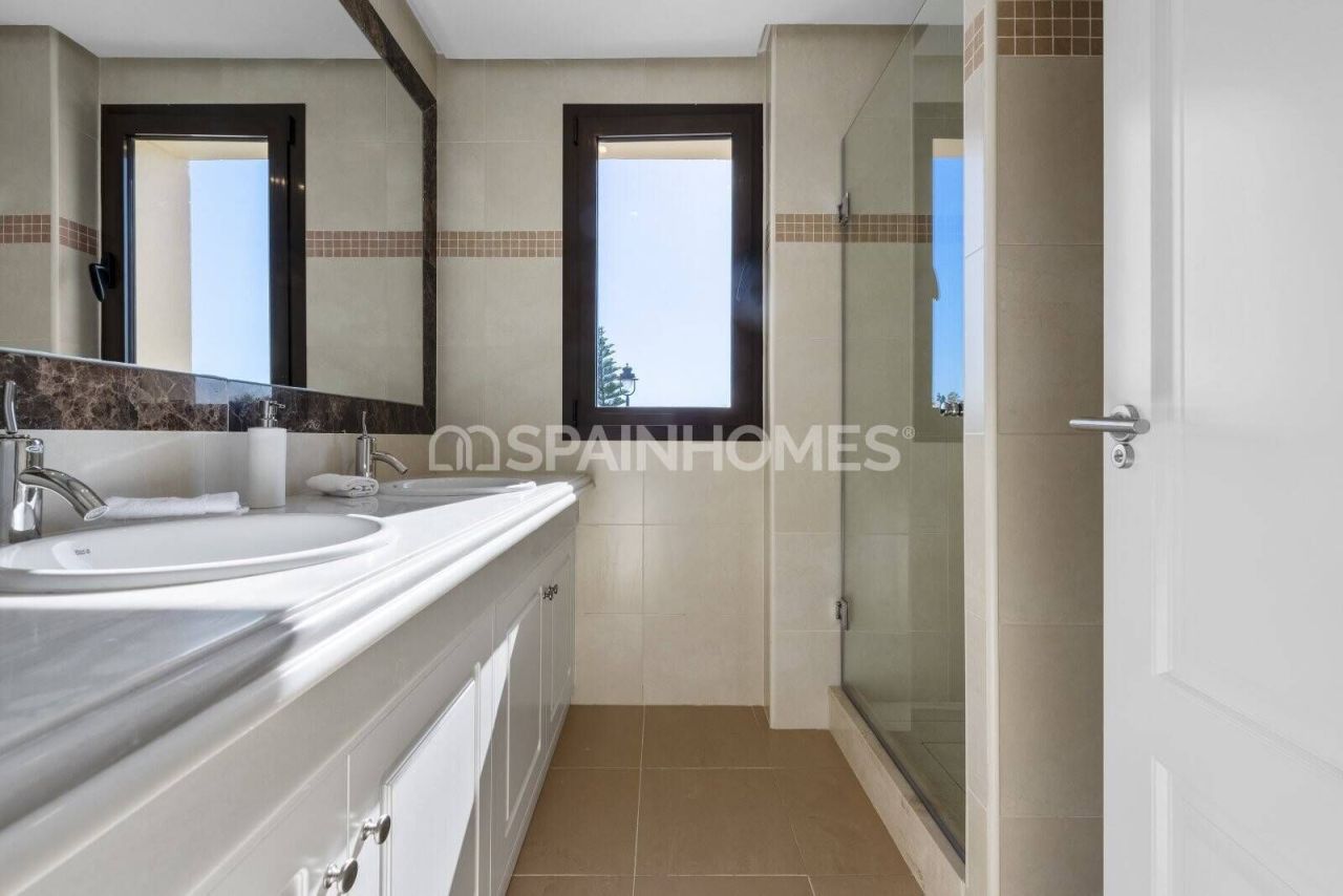 Villa in Estepona, Spain, 235 m² - picture 18