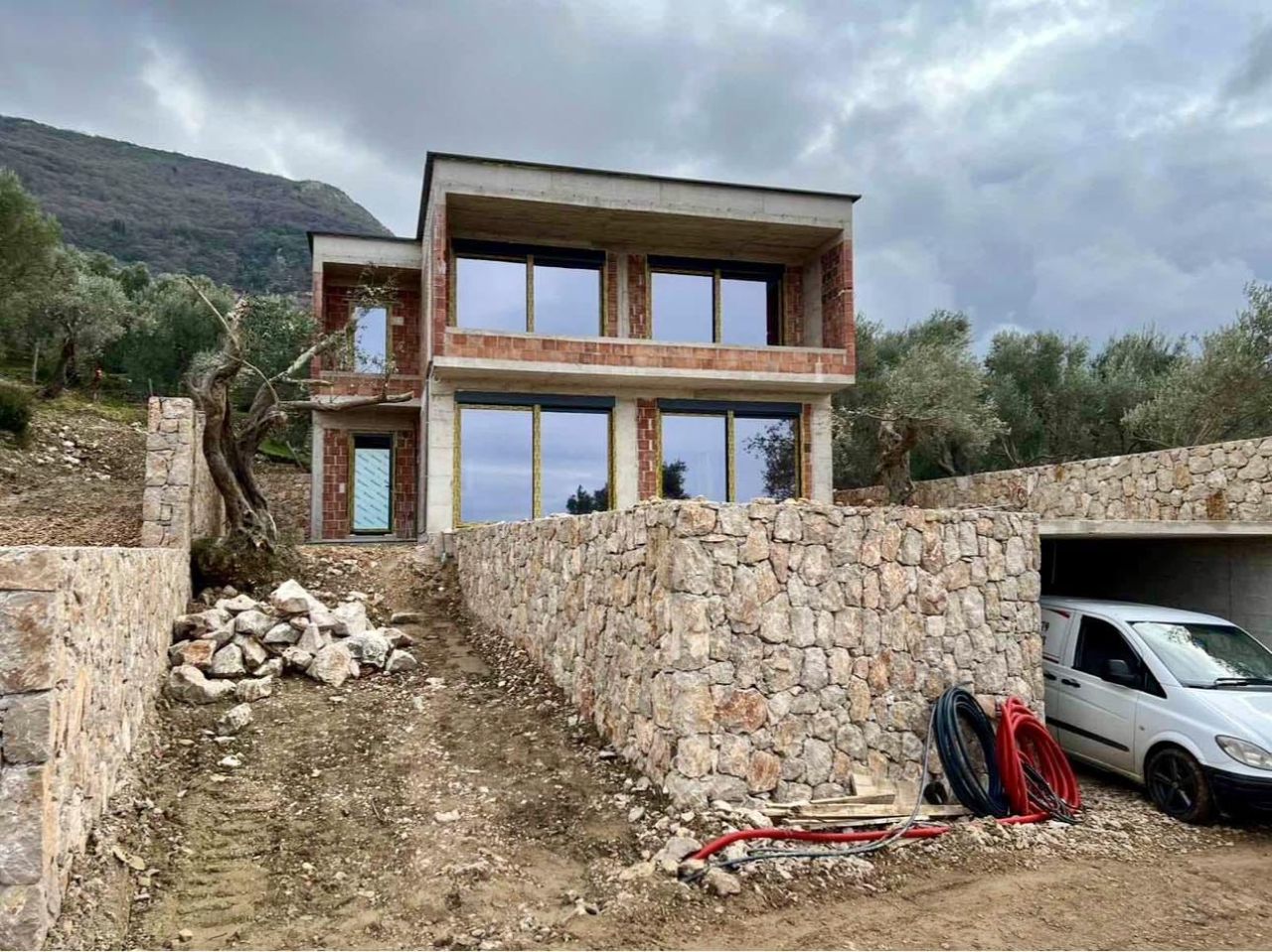 Casa en el Bar, Montenegro, 210 m² - imagen 1