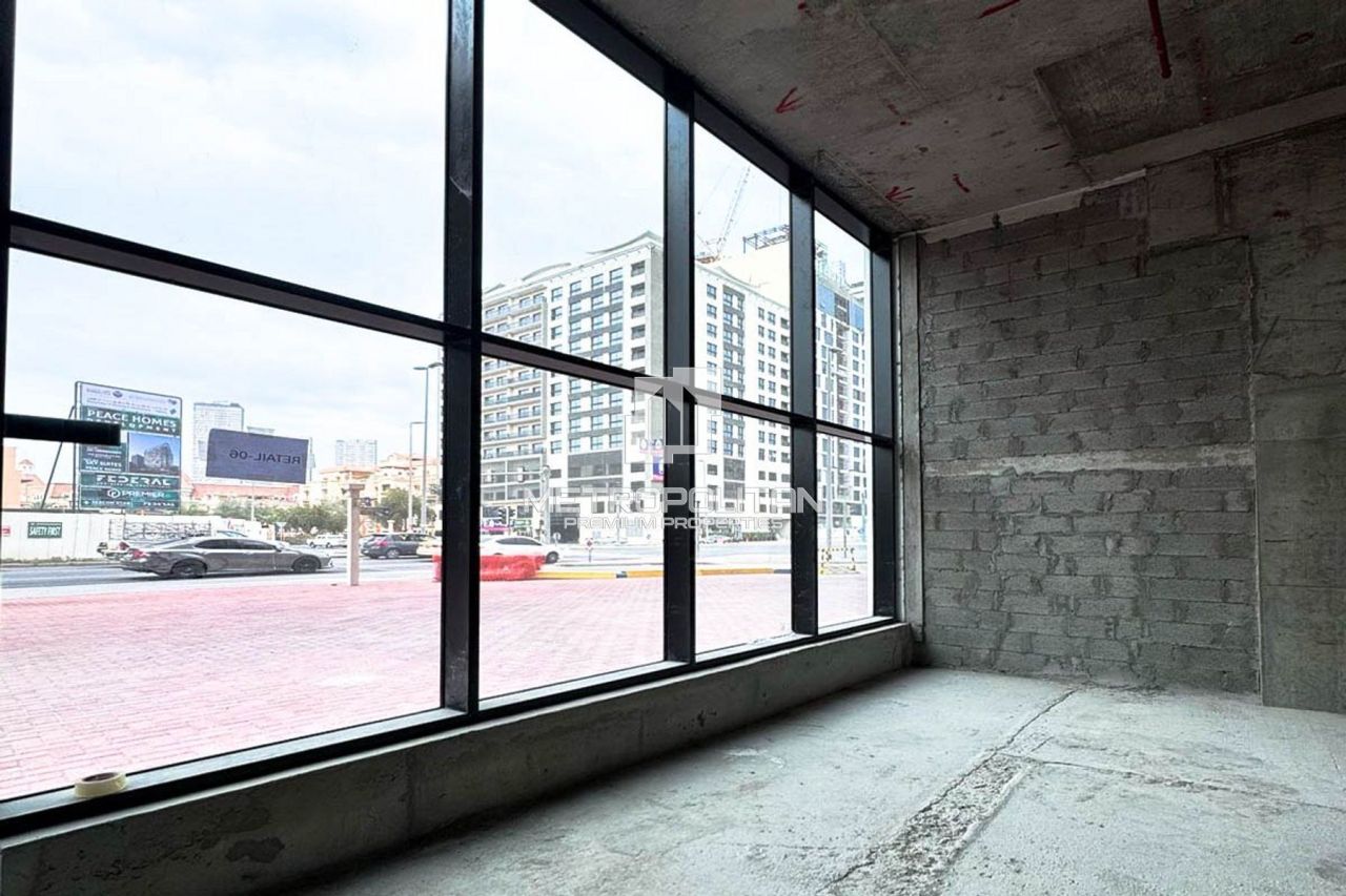 Shop in Dubai, UAE, 96 m² - picture 1