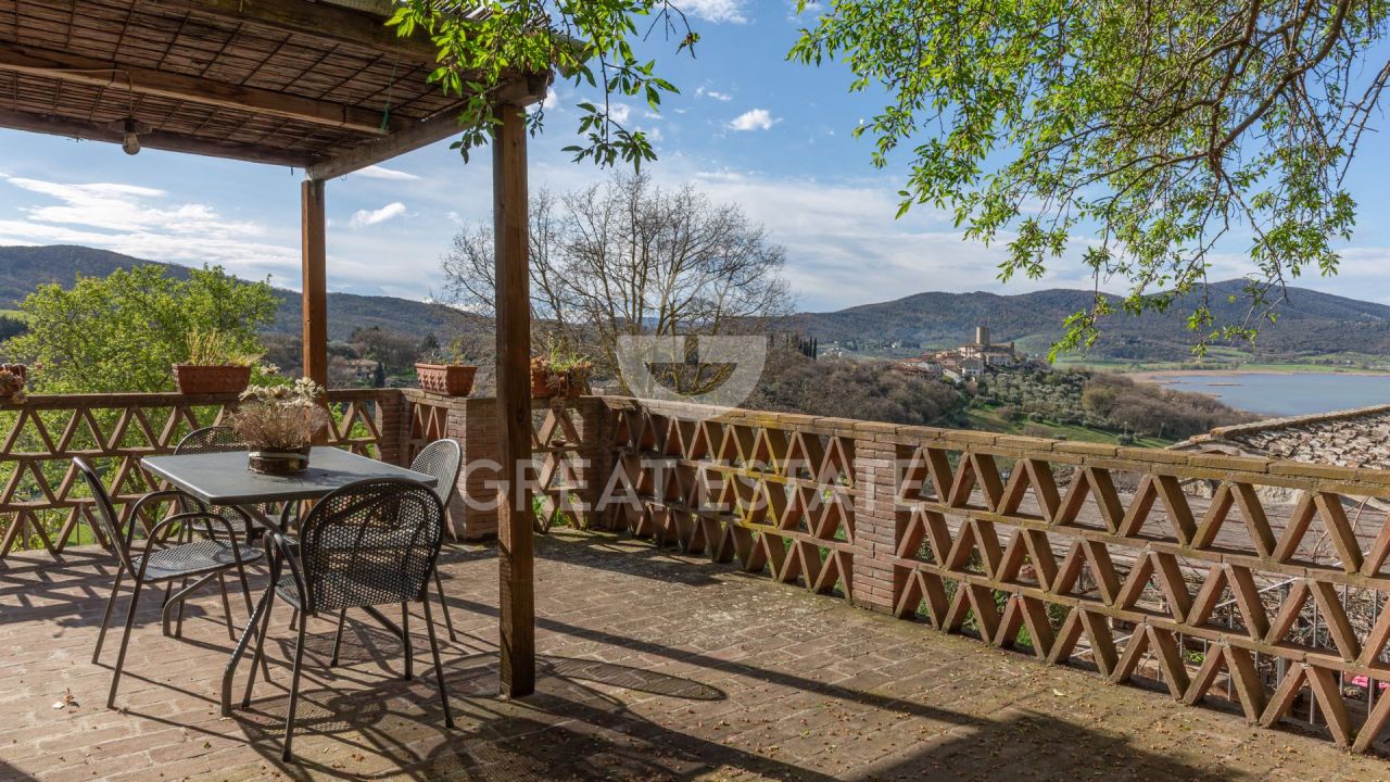 House in Magione, Italy, 741.9 m² - picture 4