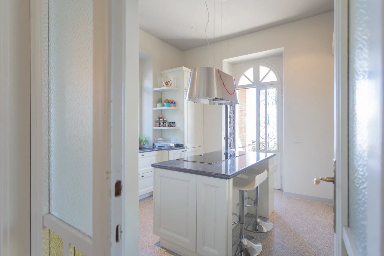 Villa in Stresa, Italy, 500 m² - picture 4