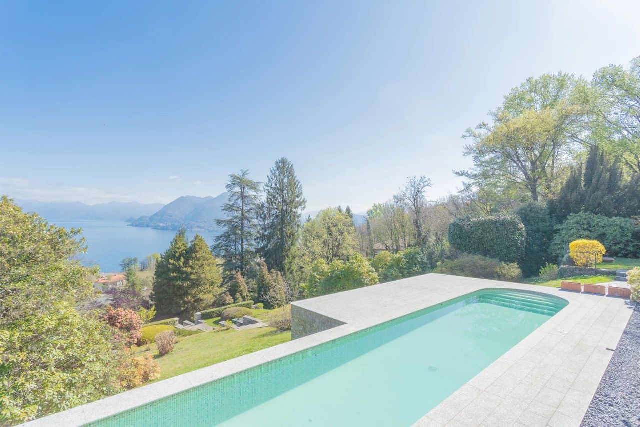 Villa à Stresa, Italie, 500 m² - image 1