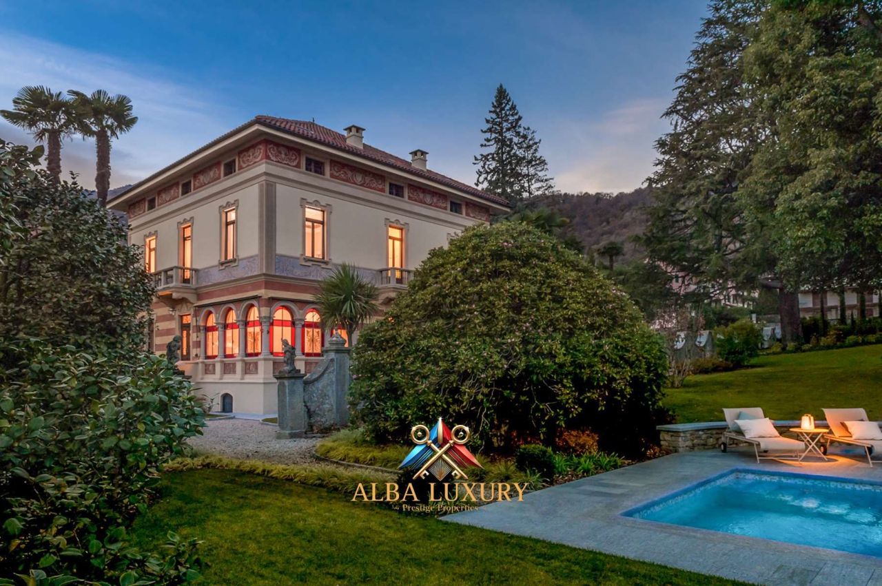 Villa en Cannero Riviera, Italia, 661 m² - imagen 1