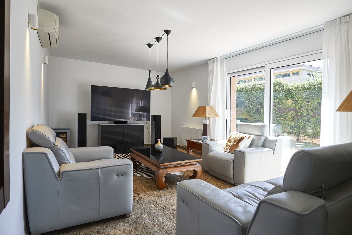 Casa en Barcelona, España, 566 m² - imagen 6