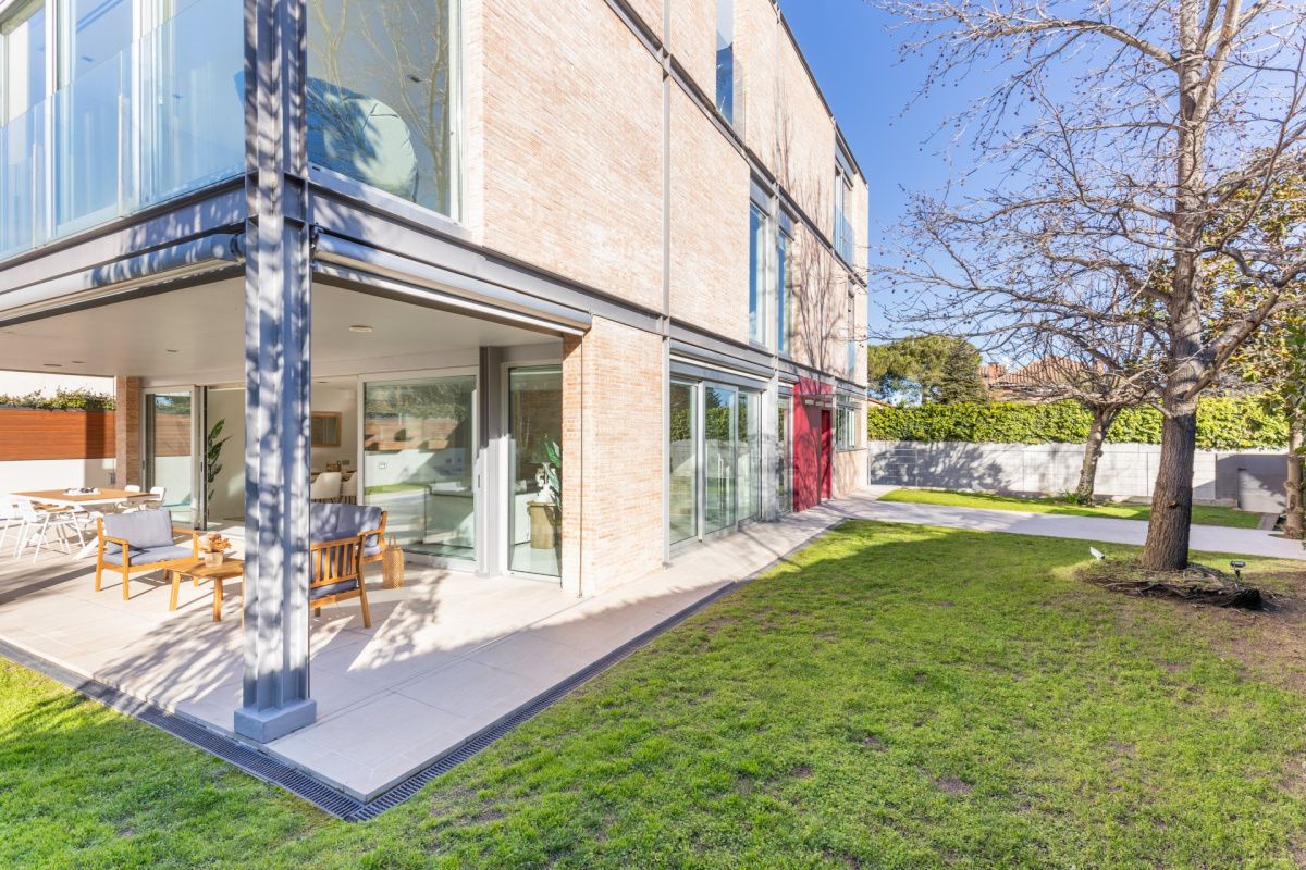 Maison à Barcelone, Espagne, 632 m² - image 8