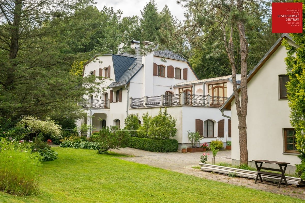 Casa en Havlíčkův Brod, República Checa, 729 m² - imagen 1