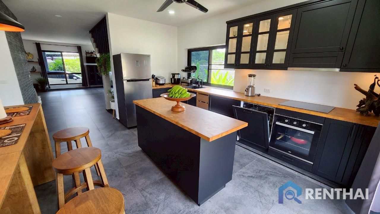 Casa a Pattaya, Thailandia, 240 m² - foto 2