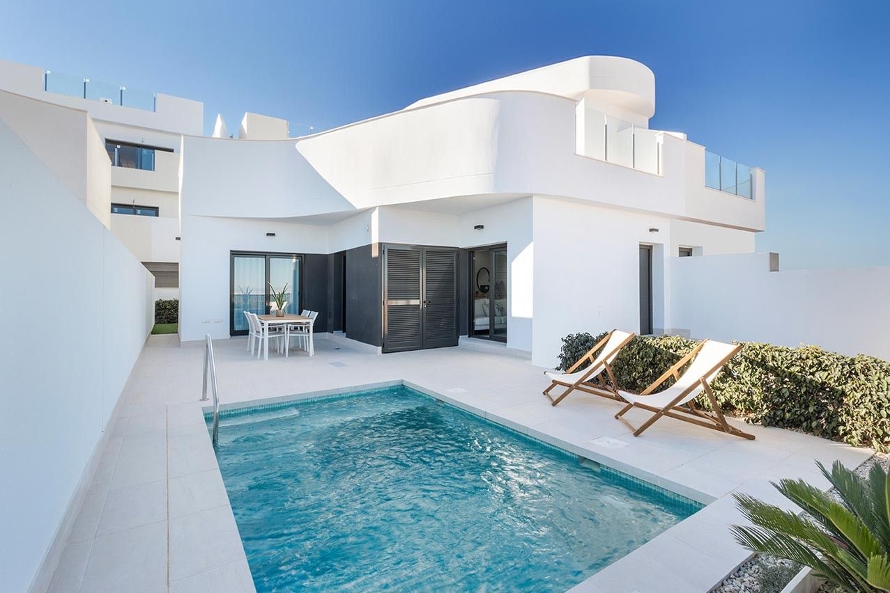 Villa in Torrevieja, Spain, 92 m² - picture 1