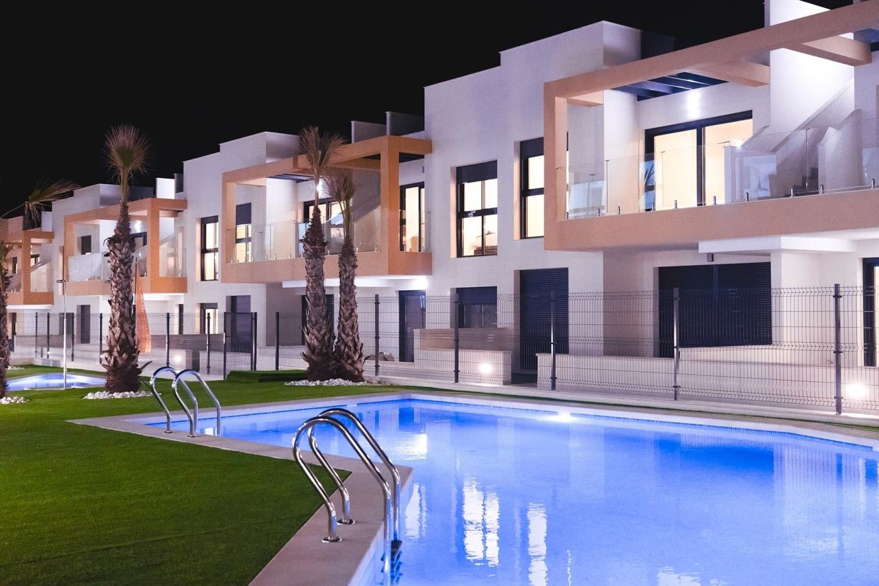 Bungalow en Orihuela Costa, España, 64 m² - imagen 1