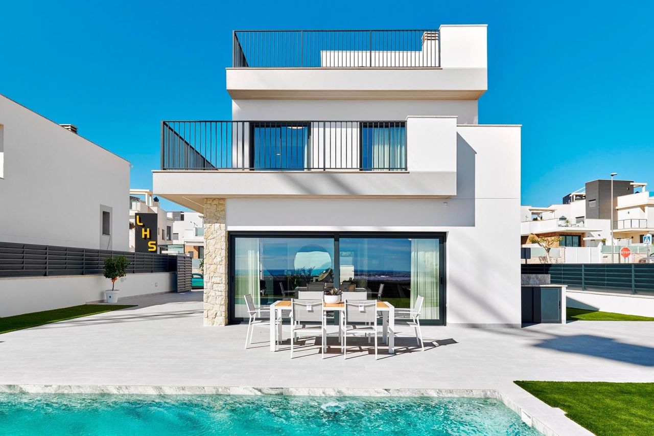 Villa in San Miguel de Salinas, Spanien, 126 m² - Foto 1