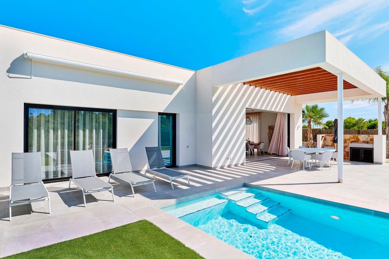 Villa en San Miguel de Salinas, España, 140 m² - imagen 1