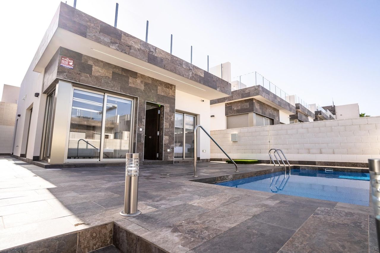 Villa en Orihuela Costa, España, 157 m² - imagen 1