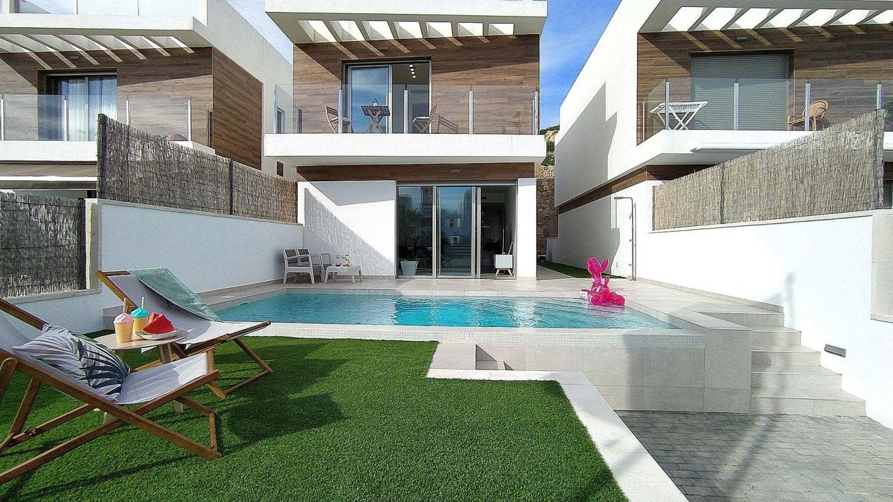 Villa in Orihuela Costa, Spain, 150 m² - picture 1