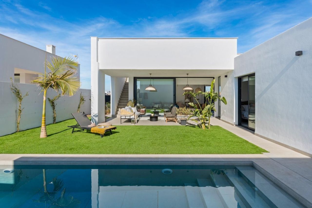 Villa à La Manga del Mar Menor, Espagne, 144 m² - image 1
