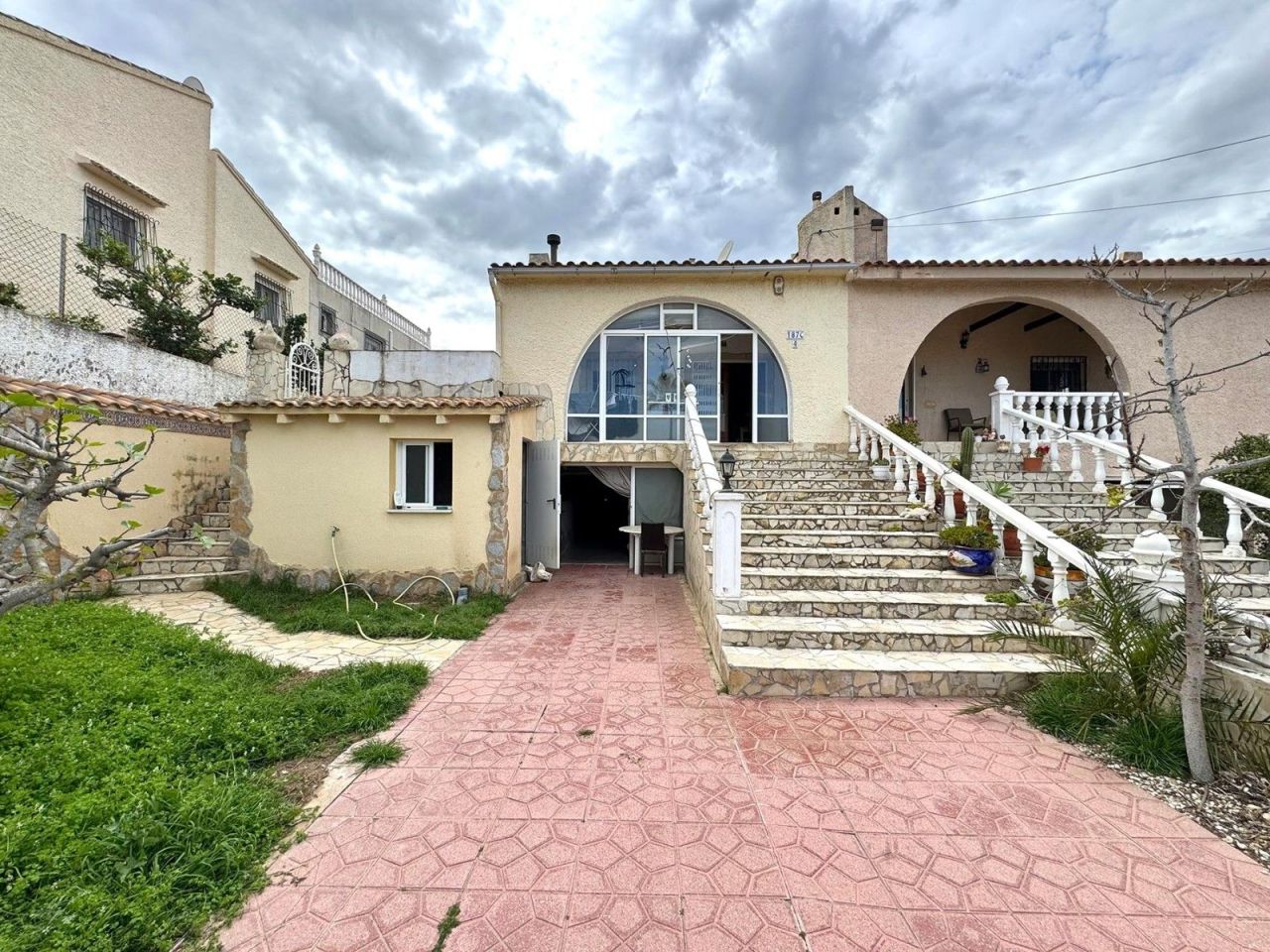Chalet in Torrevieja, Spain, 175 m² - picture 1