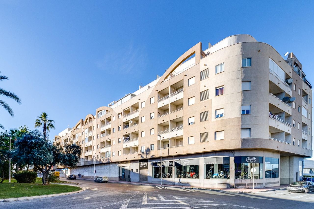 Appartement à Torrevieja, Espagne, 56 m² - image 1