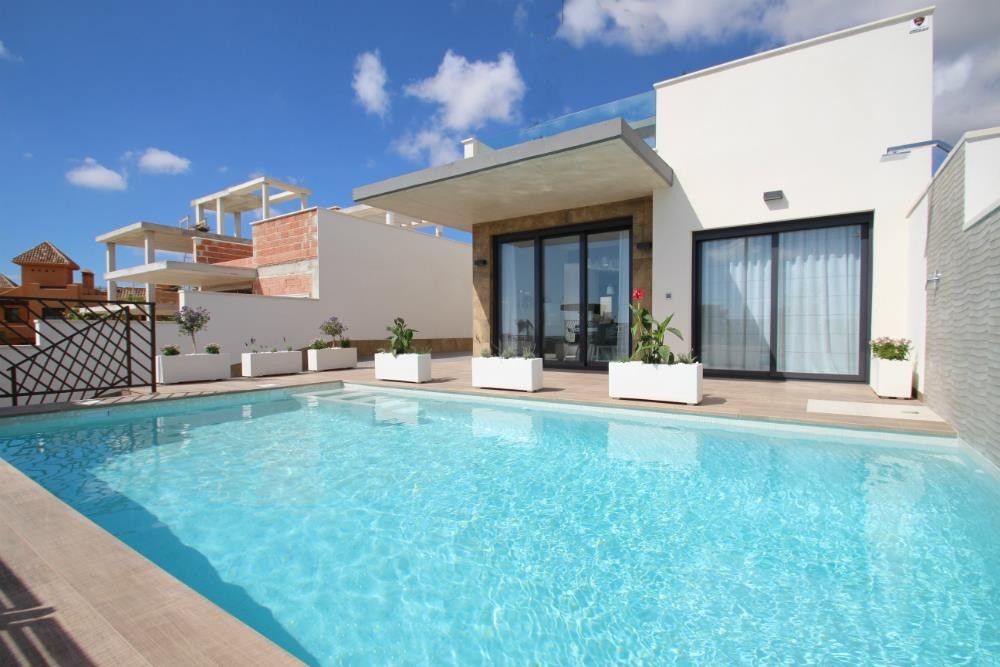 Villa en San Miguel de Salinas, España, 145 m² - imagen 1