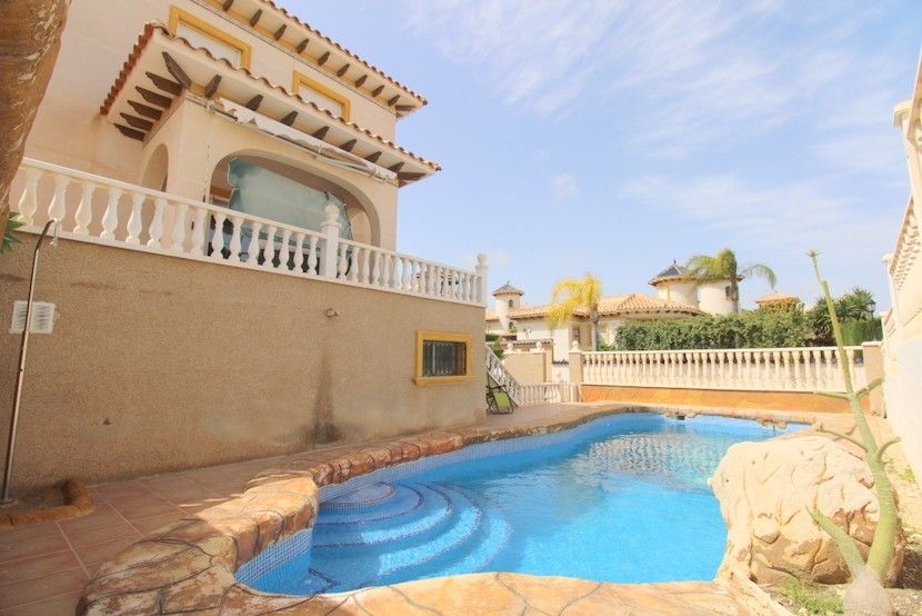 Villa in Orihuela Costa, Spain, 240 m² - picture 2