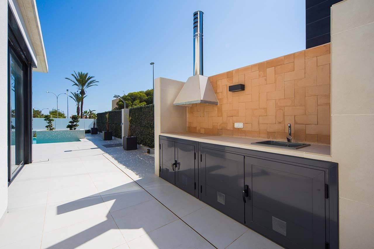 Villa in San Miguel de Salinas, Spain, 197 m² - picture 2