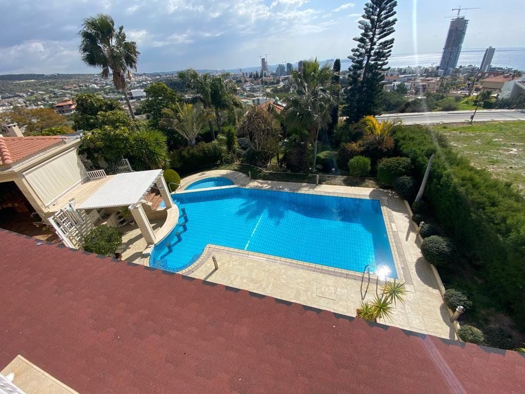 Haus in Mouttagiaka, Zypern, 900 m² - Foto 1
