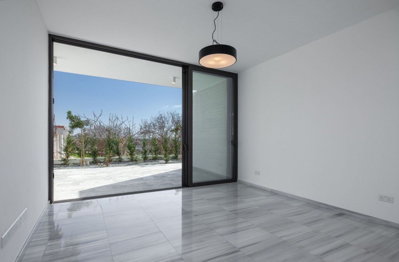 House in Agios Theodoros, Cyprus, 306 m² - picture 1