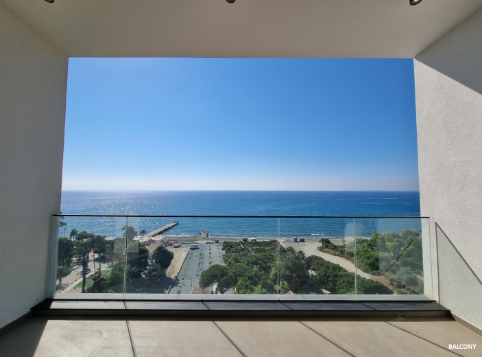 Apartment in Parekklisia, Cyprus, 302 m² - picture 1