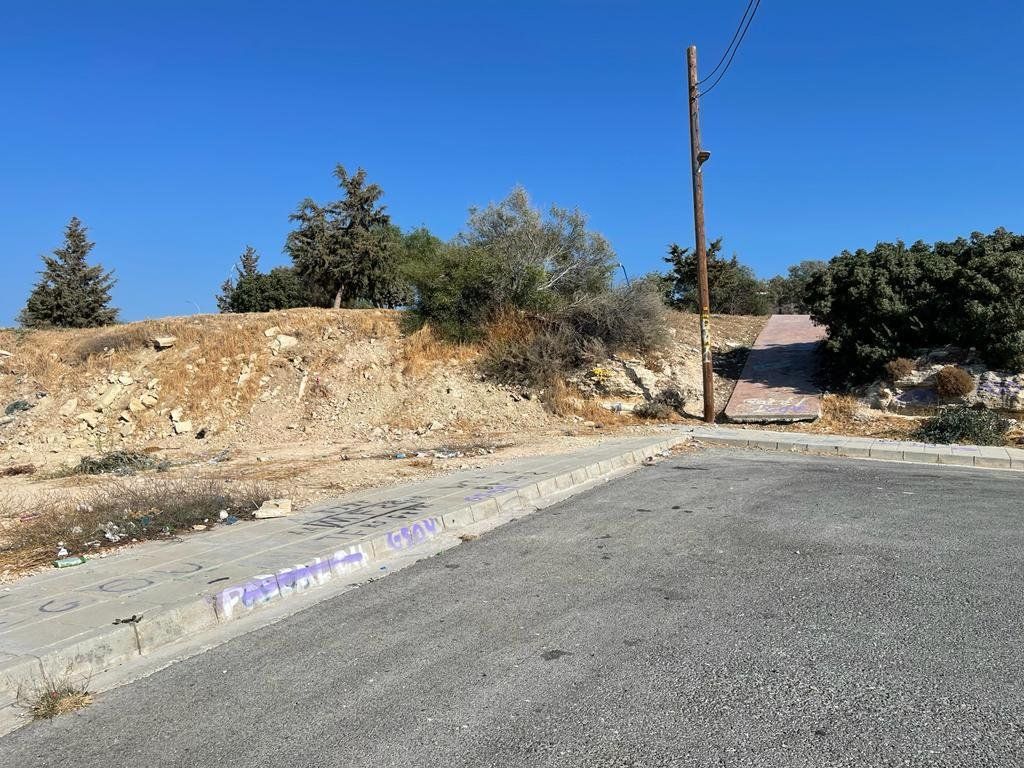 Land in Germasogeia, Cyprus, 825 m² - picture 1