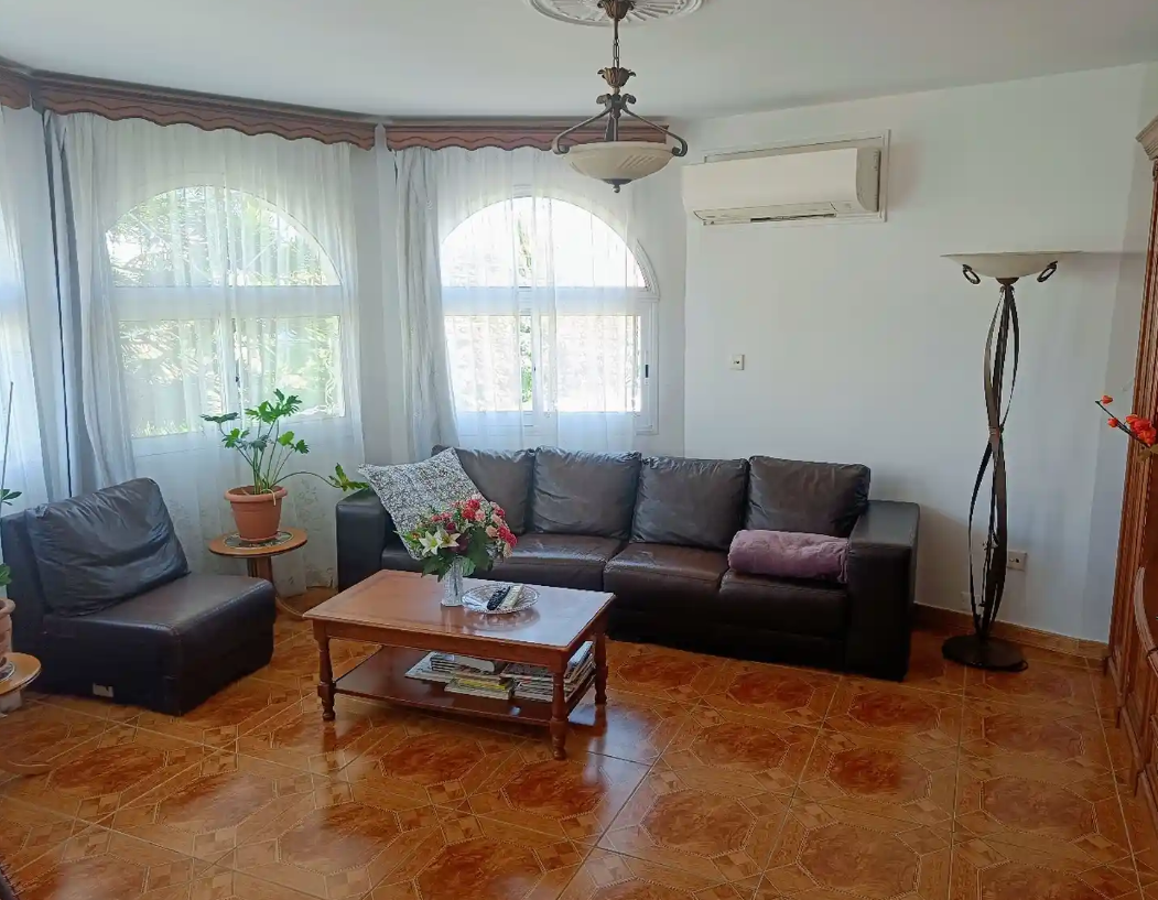 Casa en Germasogeia, Chipre, 500 m² - imagen 1