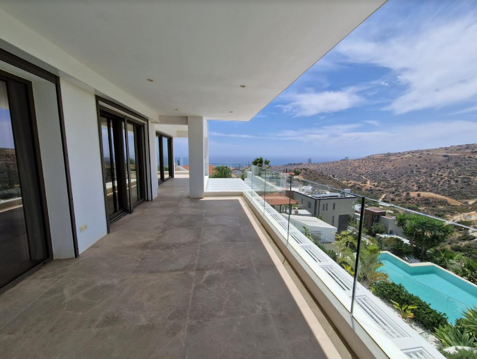 Maison à Agios Tychon, Chypre, 472 m² - image 1
