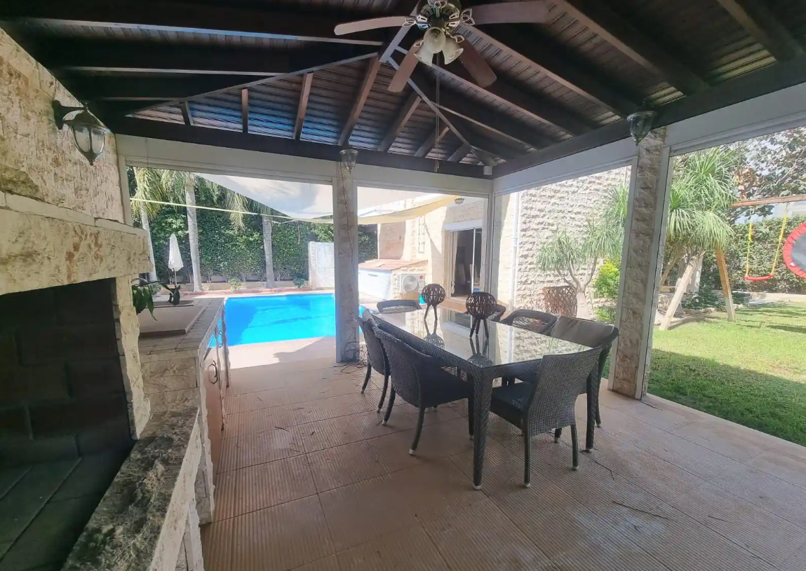 House in Germasogeia, Cyprus, 250 m² - picture 2