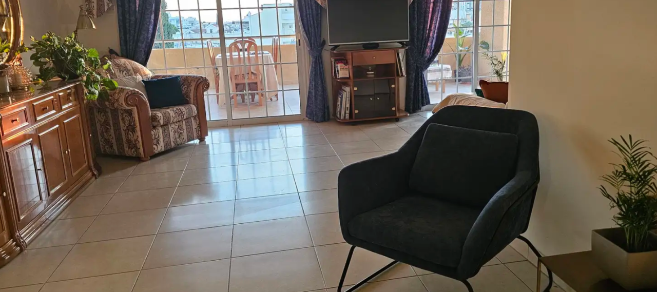 Apartment on Finikoudes Beach, Cyprus, 240 m² - picture 2