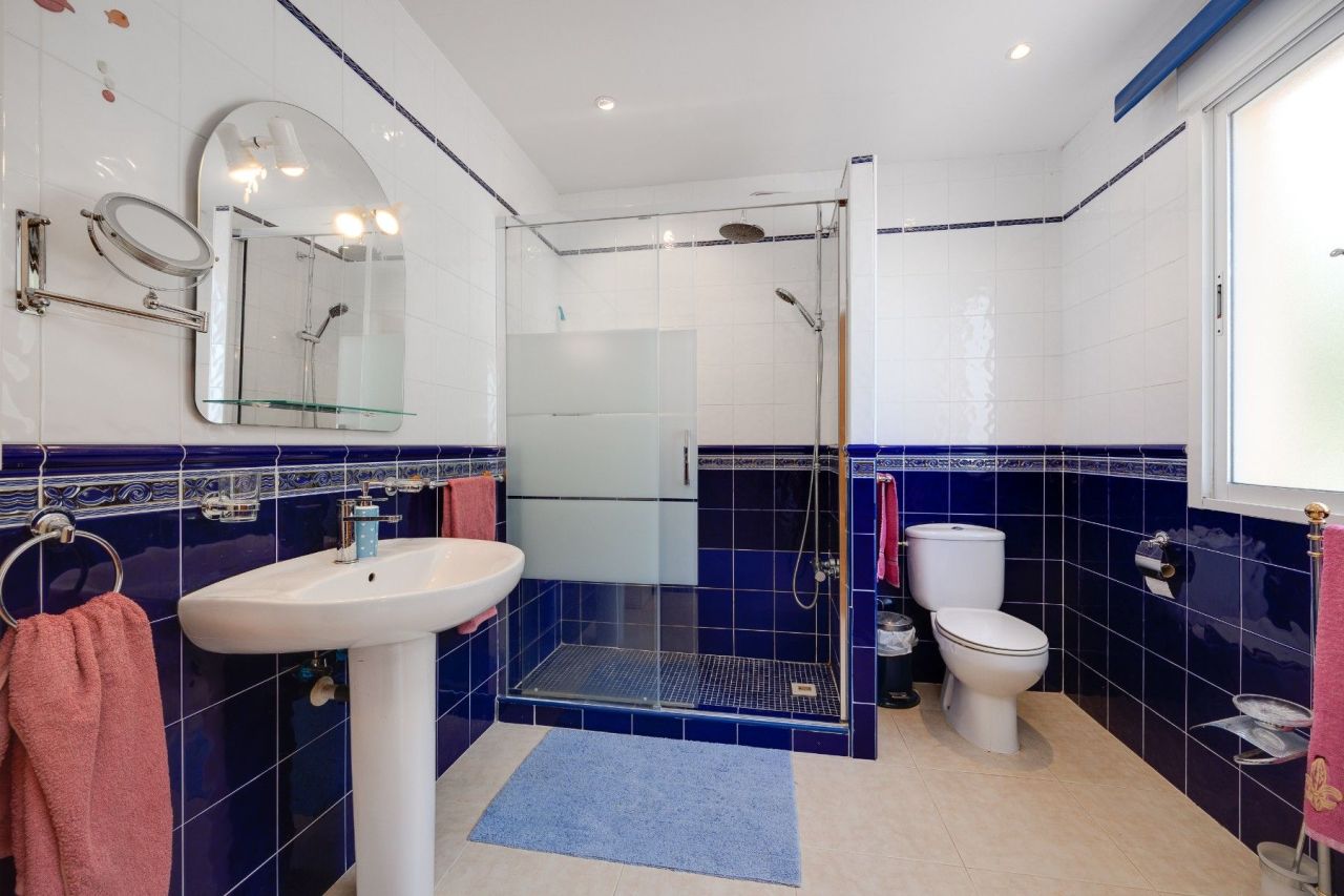 Villa en Aspe, España, 352 m² - imagen 16