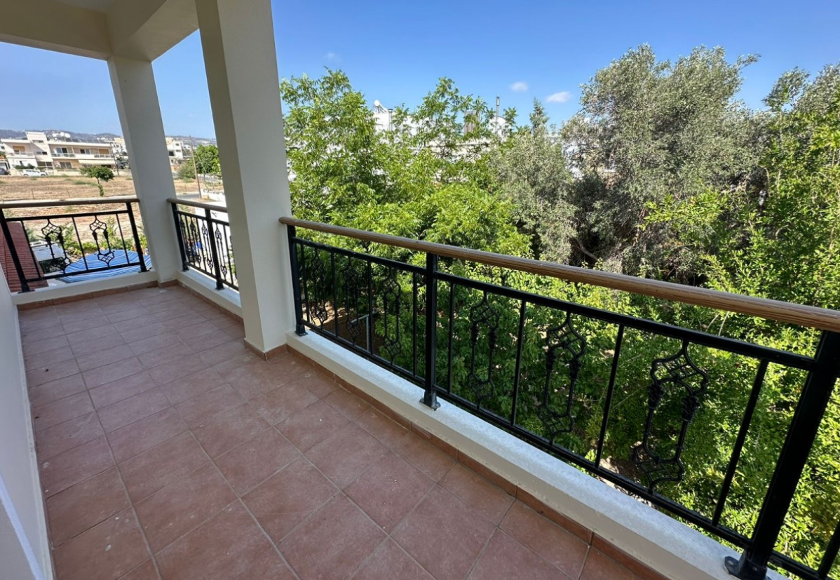 Maison à Agios Theodoros, Chypre, 200 m² - image 1