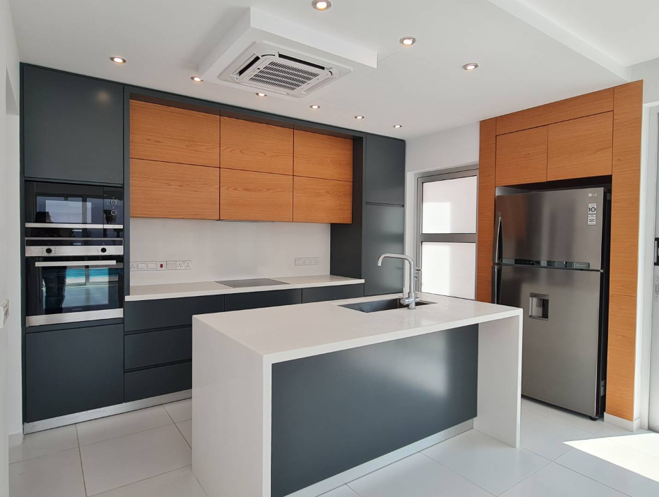 Haus in Mouttagiaka, Zypern, 245 m² - Foto 1