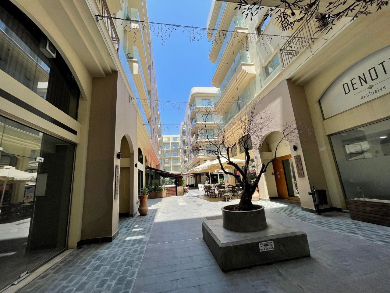 Apartment on Finikoudes Beach, Cyprus - picture 2