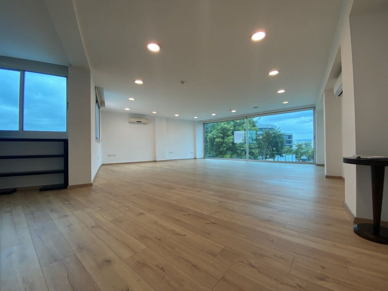 Commercial apartment building in Larnaca, Cyprus - picture 1