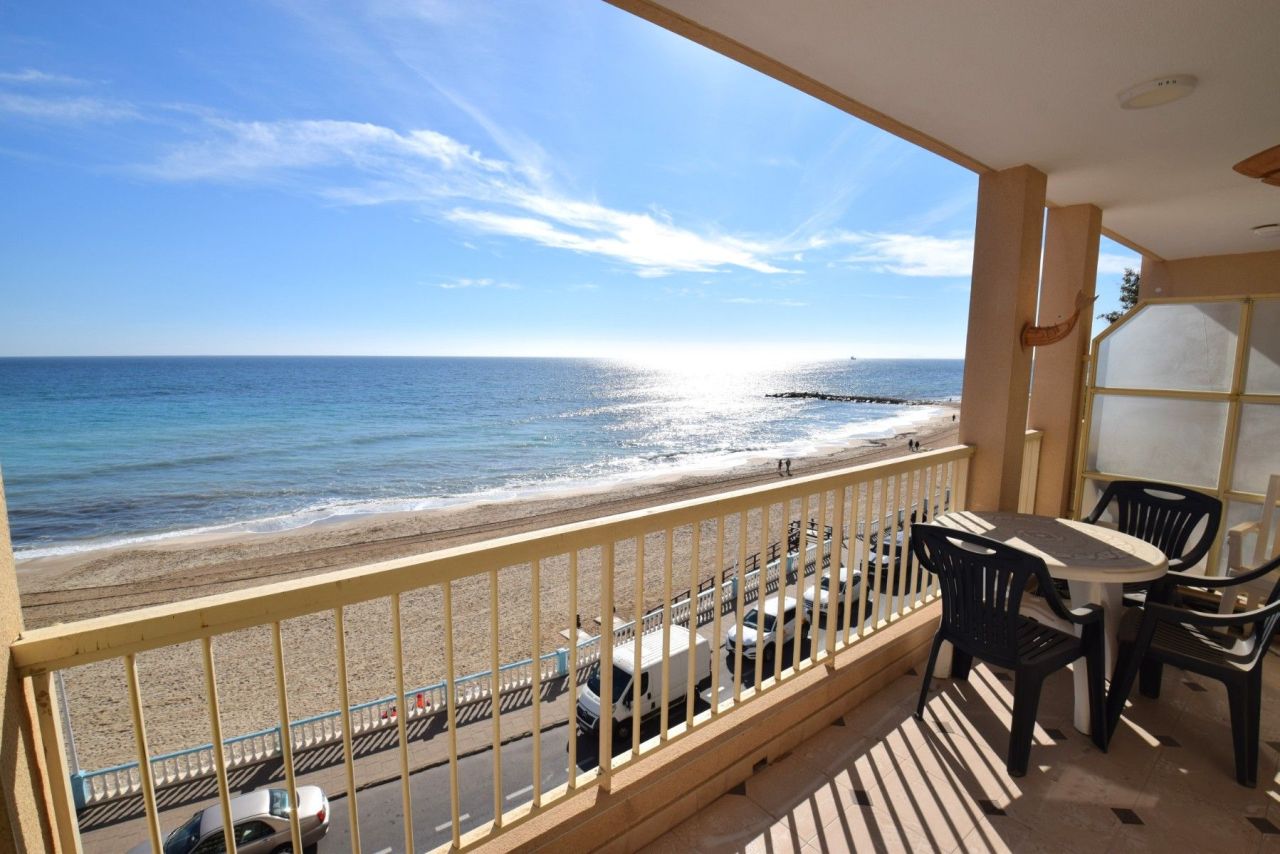 Appartement à Torrevieja, Espagne, 104 m² - image 1