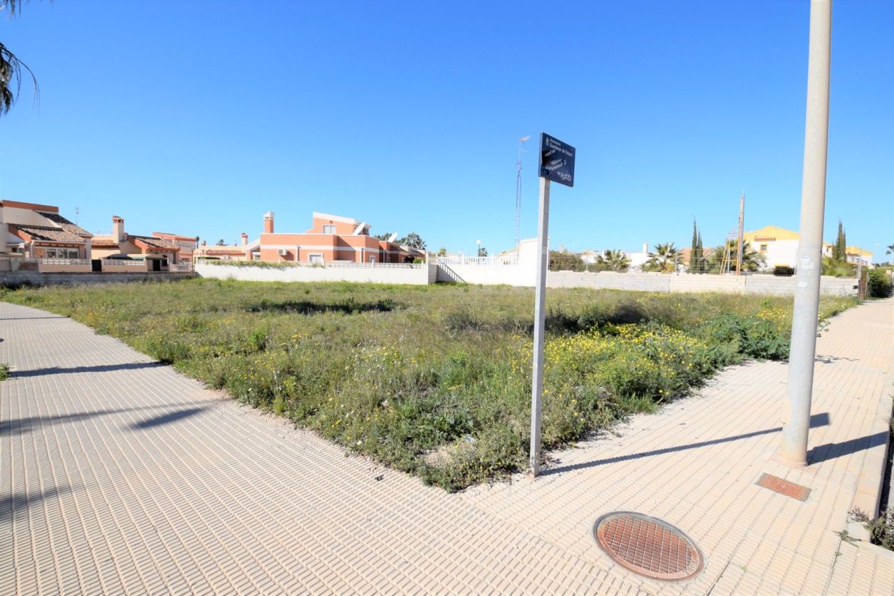 Terreno en Guardamar del Segura, España, 1 000 m² - imagen 1
