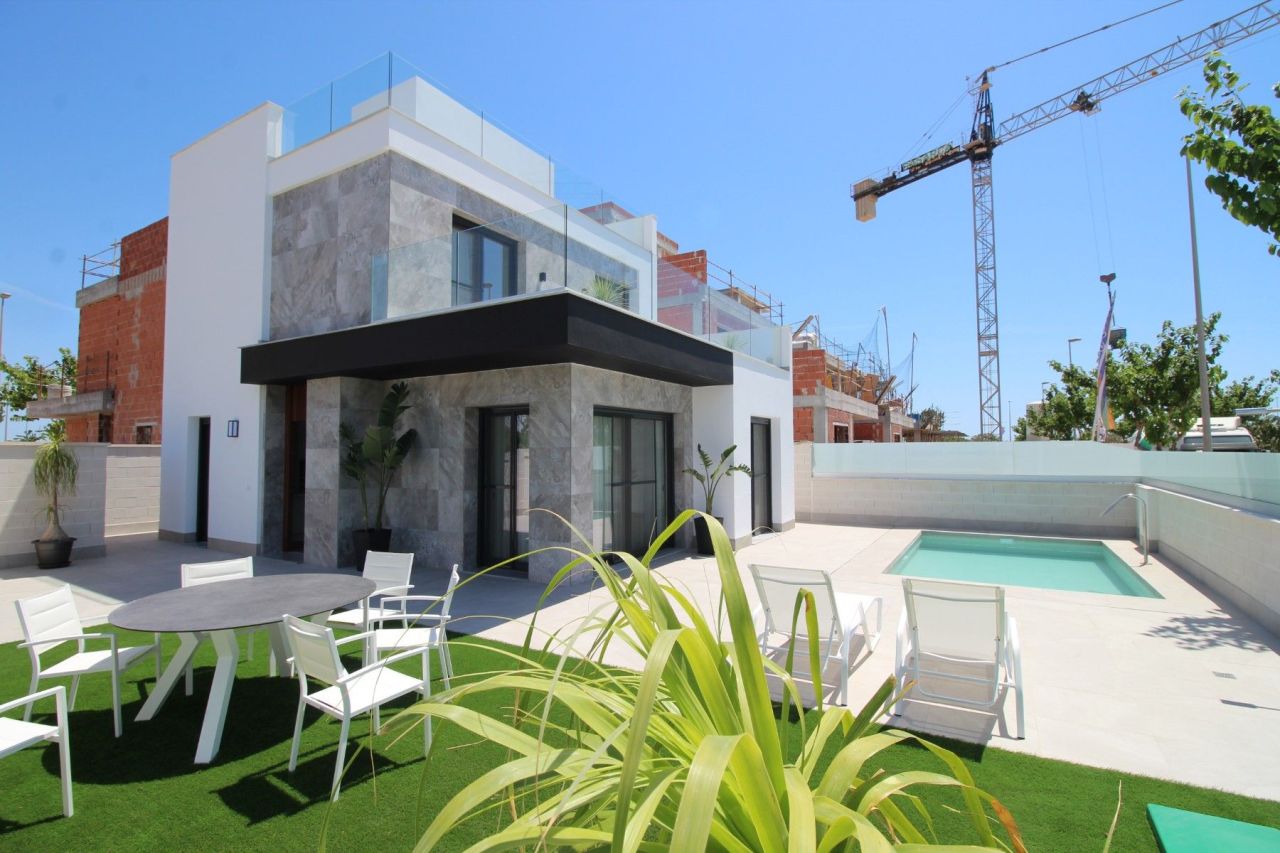 Villa à Pilar de la Horadada, Espagne, 232 m² - image 1