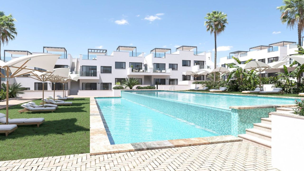 Appartement à Torrevieja, Espagne, 130 m² - image 1