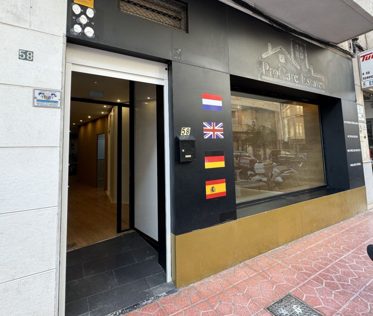 Propiedad comercial en Guardamar del Segura, España, 112 m² - imagen 2