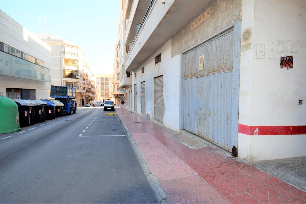 Propiedad comercial en Guardamar del Segura, España, 13 m² - imagen 2