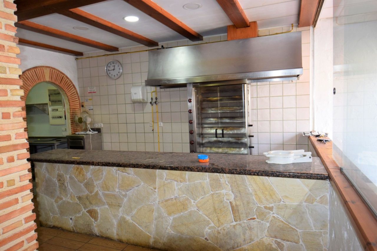 Commercial property in Guardamar del Segura, Spain, 95 m² - picture 4