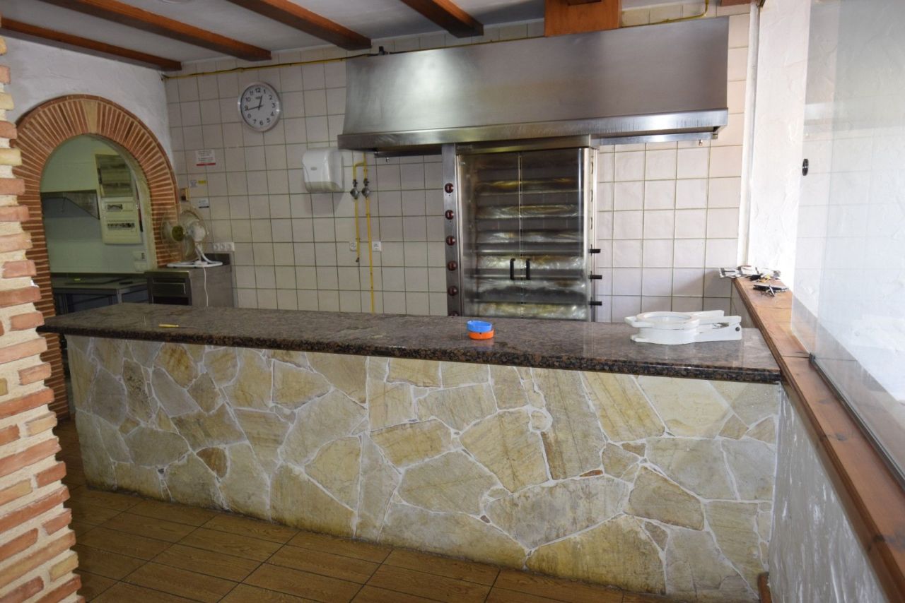 Commercial property in Guardamar del Segura, Spain, 95 m² - picture 5