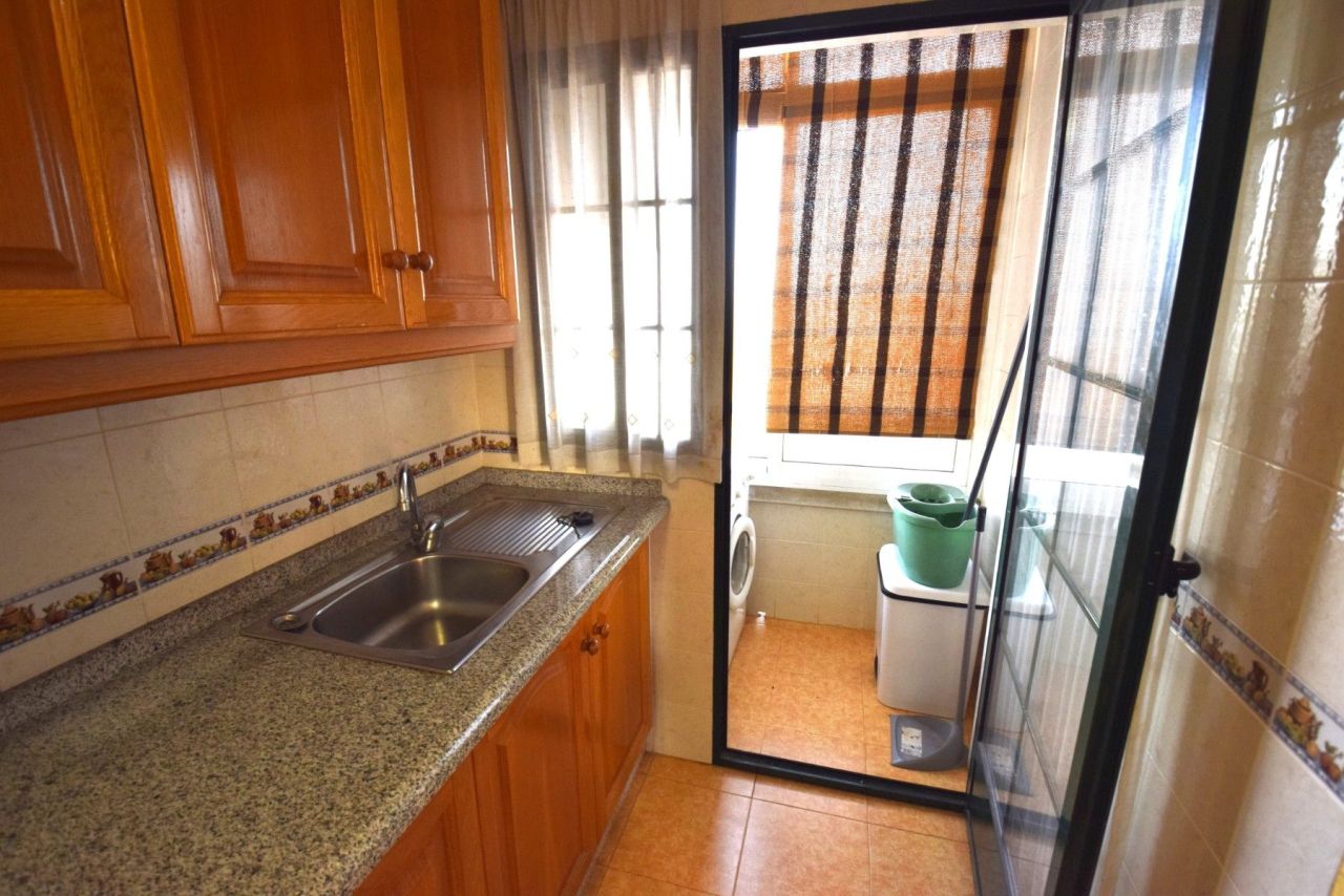 Apartment in Guardamar del Segura, Spain, 86 m² - picture 7