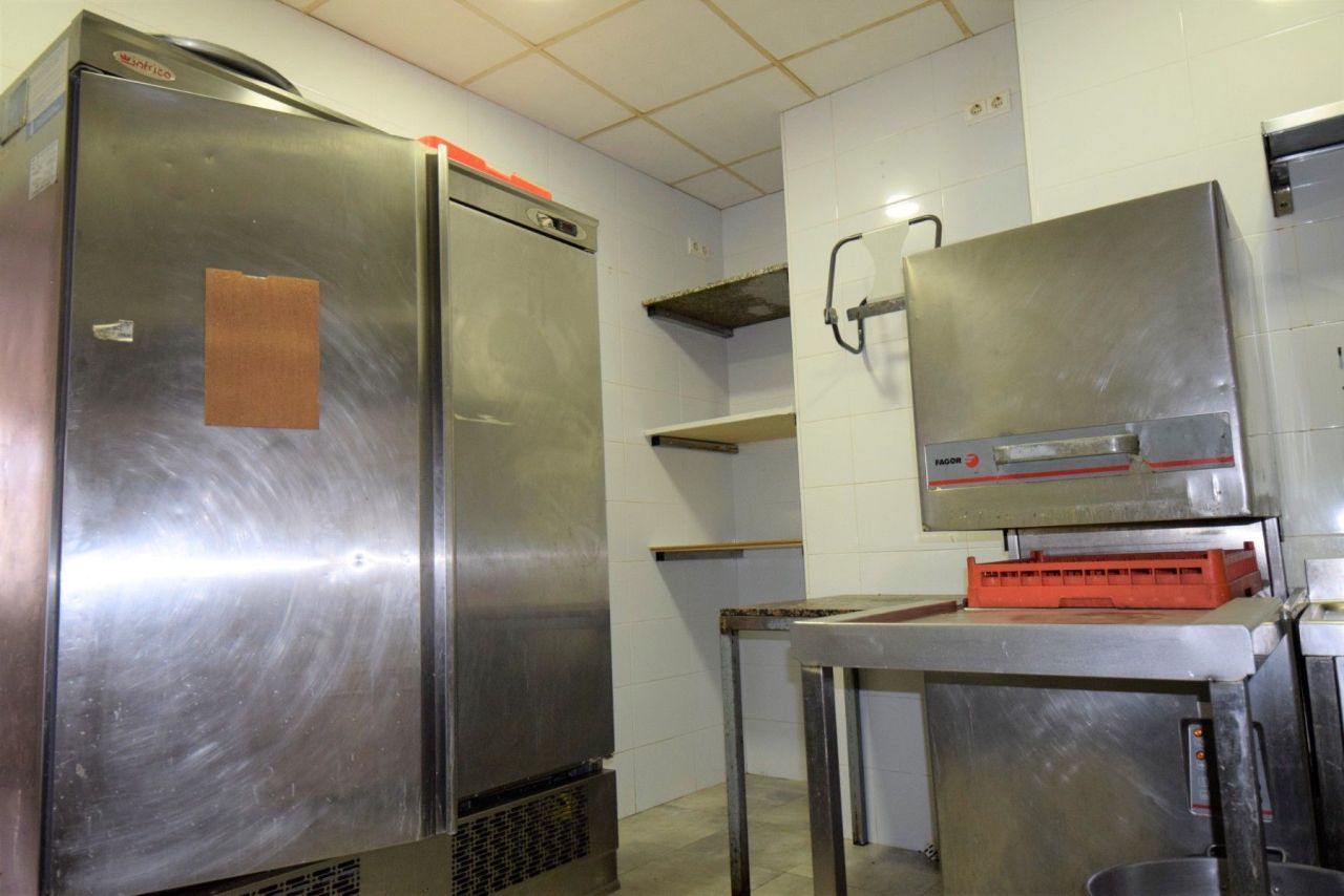 Commercial property in Guardamar del Segura, Spain, 95 m² - picture 8