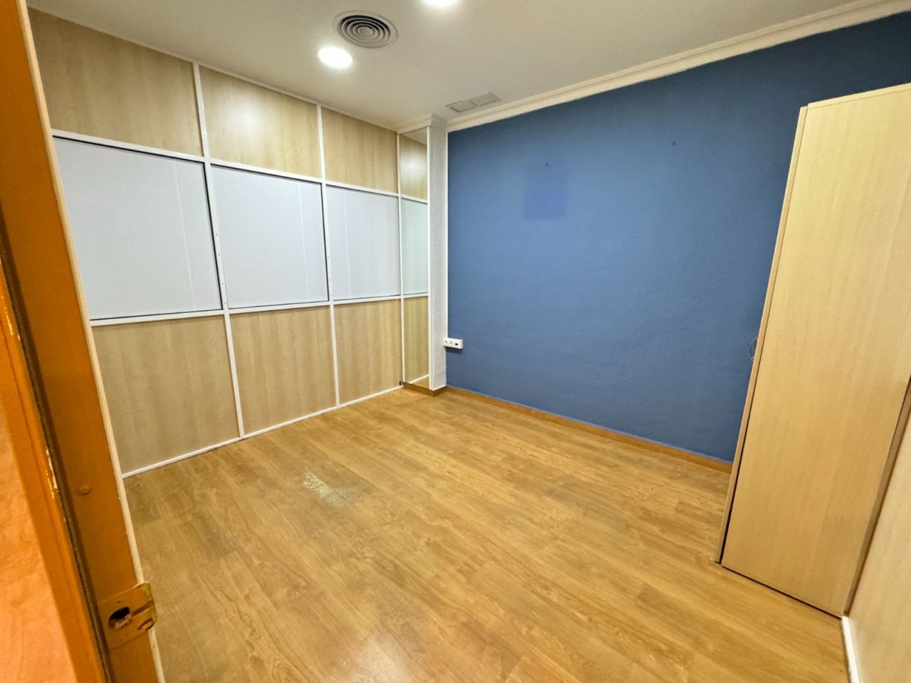 Propiedad comercial en Guardamar del Segura, España, 112 m² - imagen 9