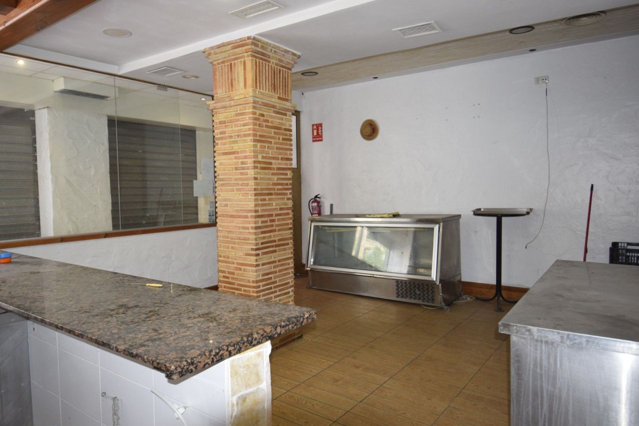 Commercial property in Guardamar del Segura, Spain, 95 m² - picture 10