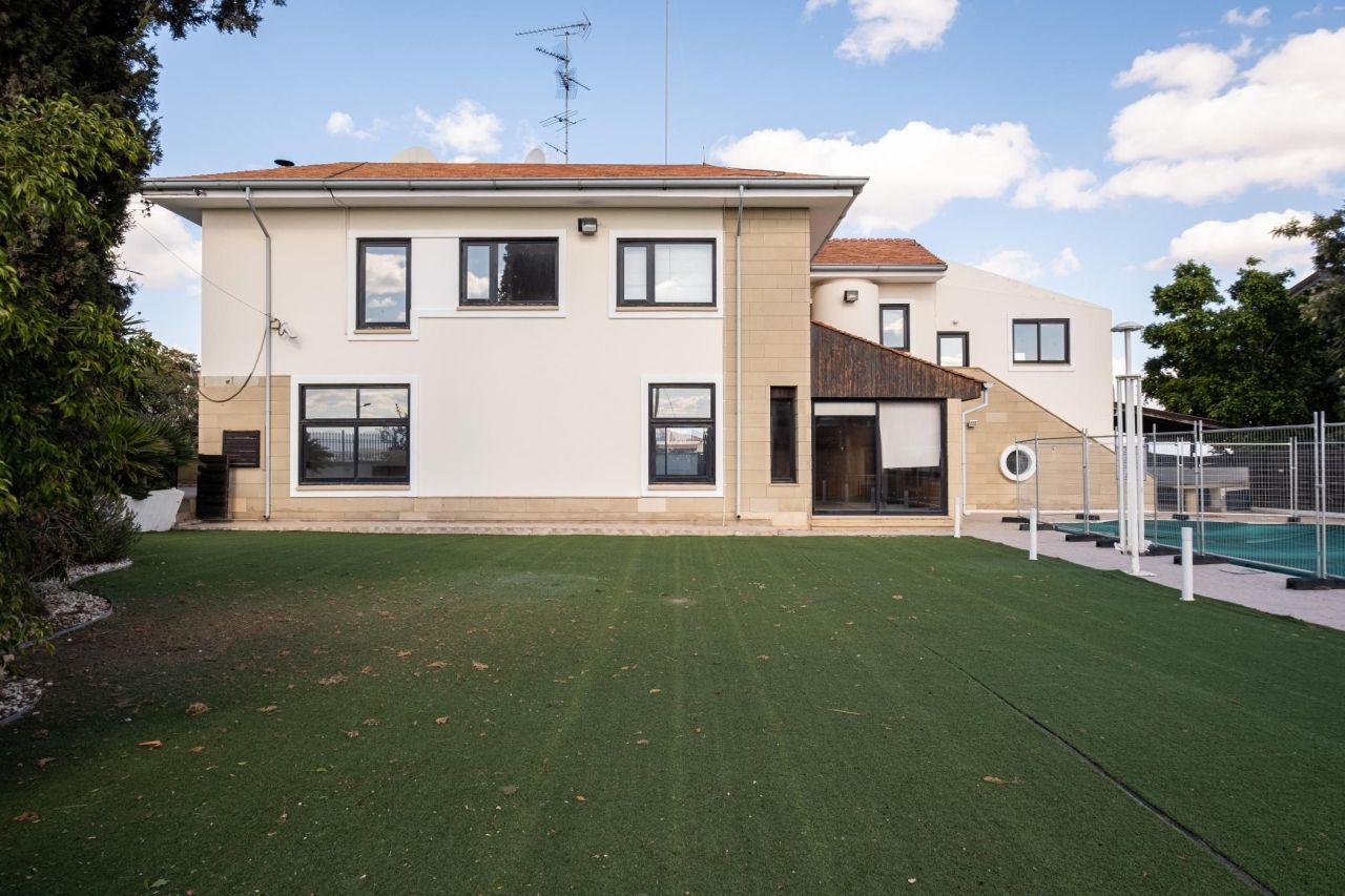 Maison à Nicosie, Chypre, 372 m² - image 1